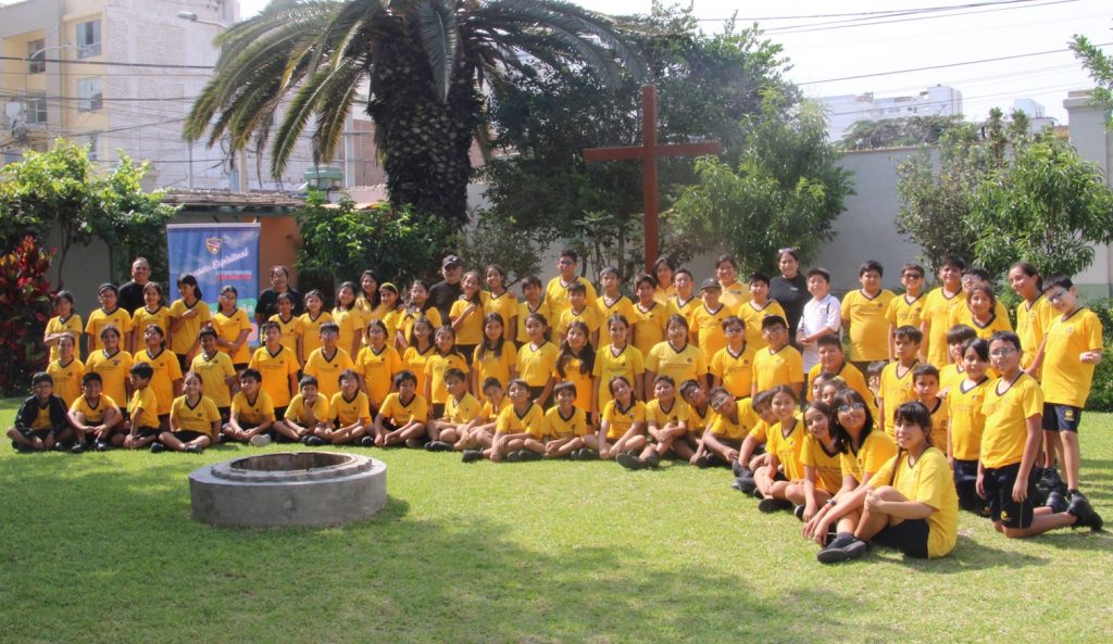 Estudiantes de 5to grado de primaria participan de Jornada Espiritual “Caminando hacia el carácter de Cristo”