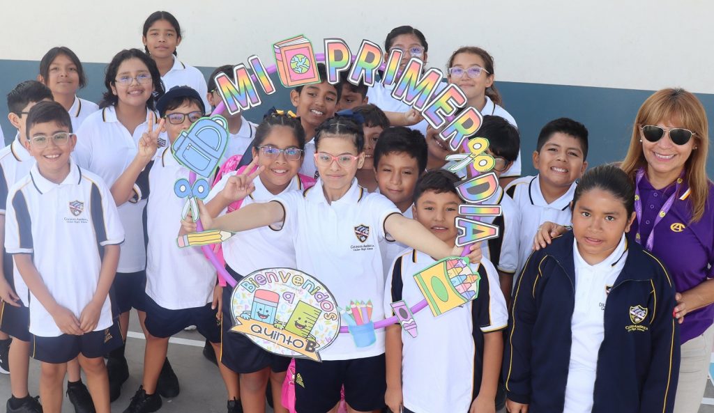 Inicio del año escolar 2025 : Estudiantes de Inicial, Primaria y Secundaria disfrutan su primer día de clases