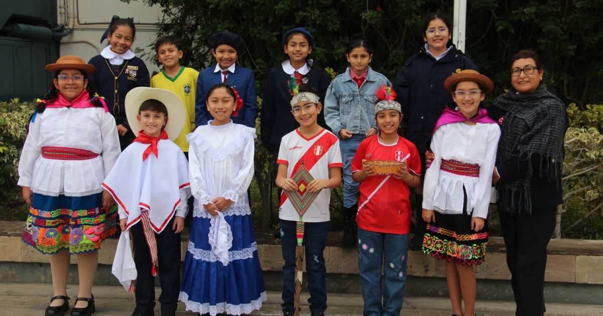 4to. grado B de primaria Ceremonia cívica por el Día de la Peruanidad