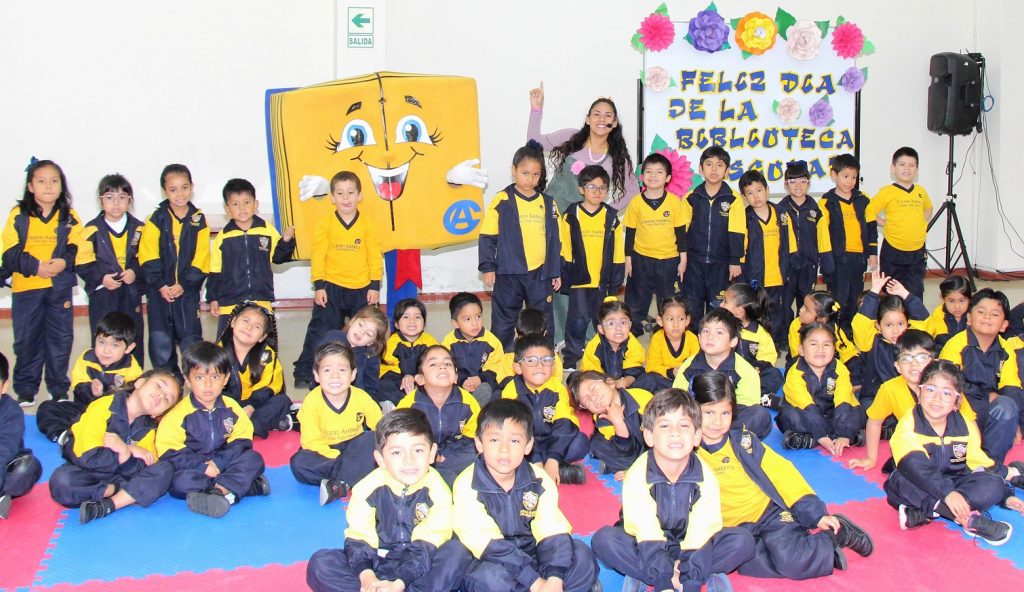 Explorando el mundo de los libros: Celebración de la Semana de la Biblioteca Escolar