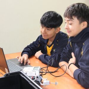 1ro. y 2do. grado de secundaria – Competencia de recorrido con Robot EV3