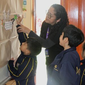 1.º grado de primaria – Jornada de Reflexión Espiritual – “Con respeto y amor vivimos como amigos de Jesús” 