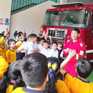 2.º grado de primaria – Visita a la estación de bomberos de Bellavista