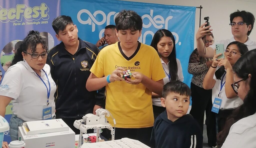 Delegación de Estudiantes destacan en el evento de Robótica Tec Fest 2025