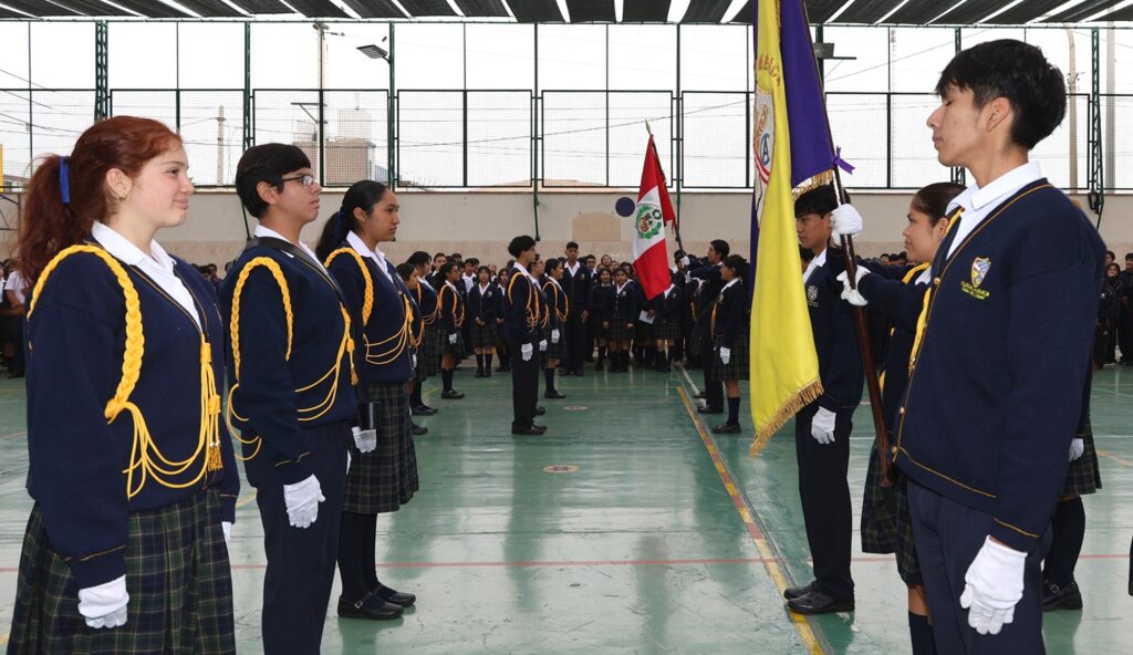 Colegio realiza ceremonia de relevo de escolta 2025 – 2026